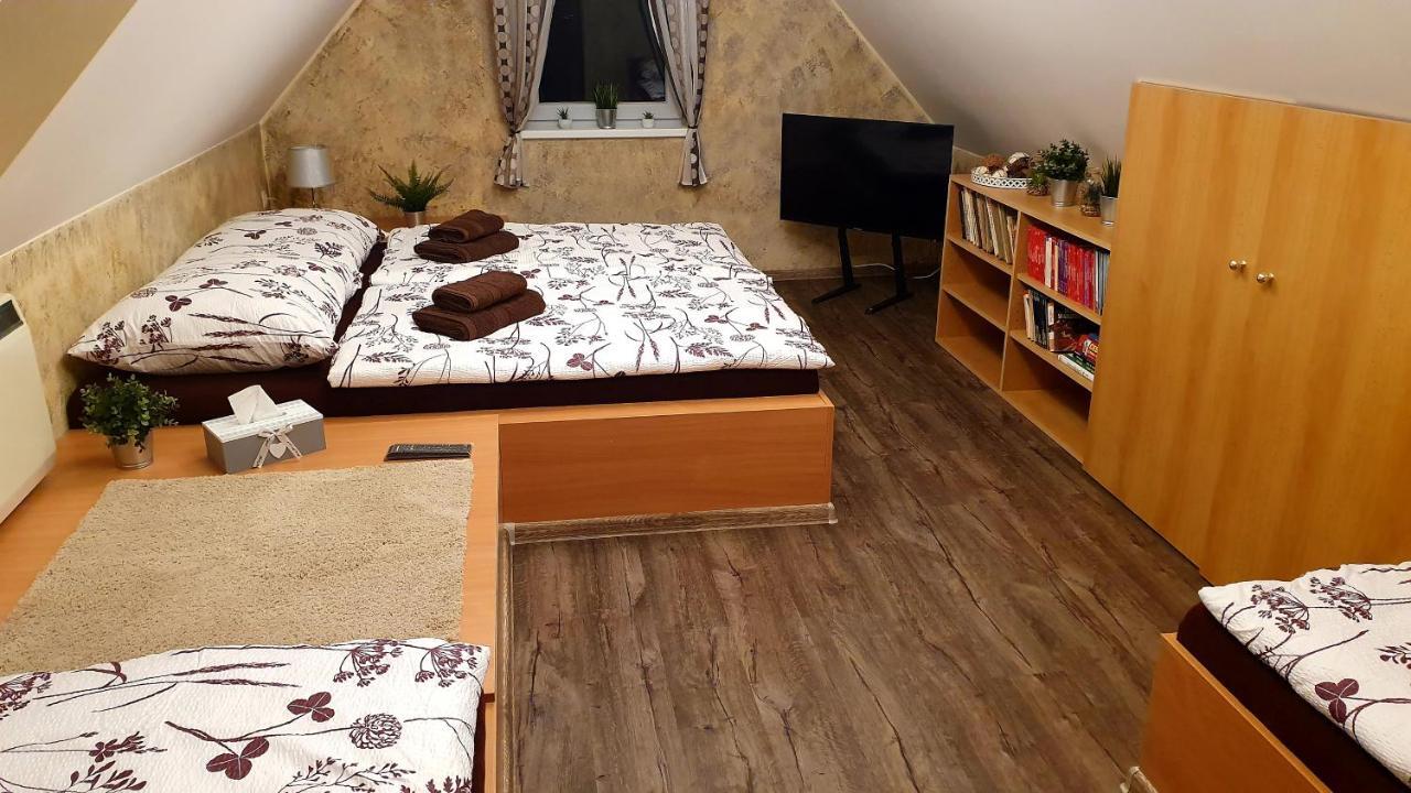 Roubenka Rozkos Nove Mesto nad Metuji Exterior foto